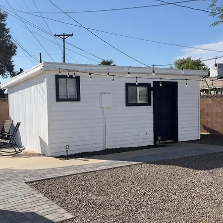 Beautiful Cottage At 37Th Ave!